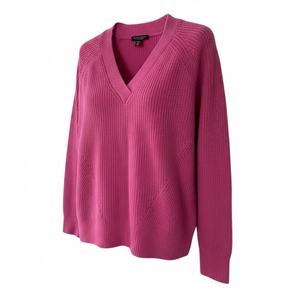 Saks fifth Avenue hot pink v neck cashmere sweater, size M - Picture 2 of 7